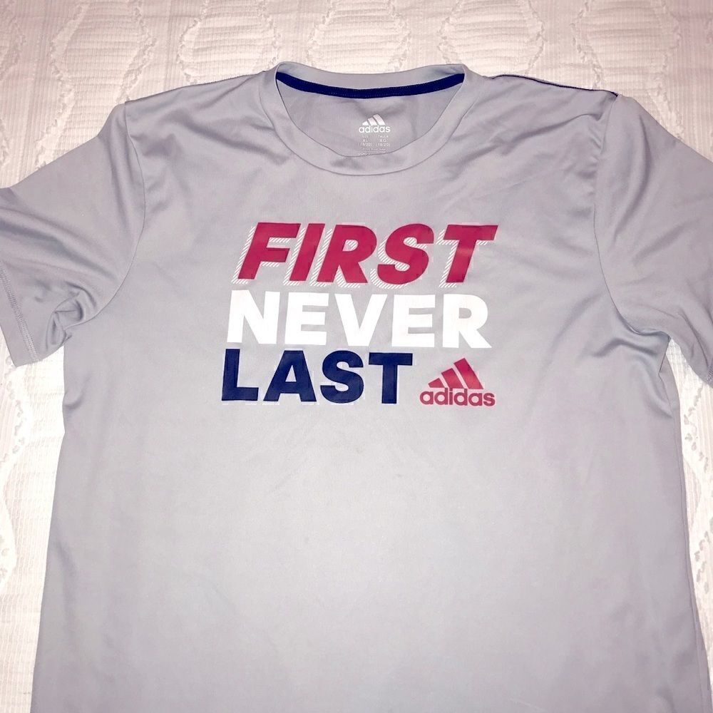 Adidas boys sports T-shirt size XL 18